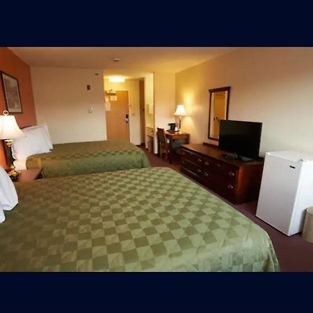 Coos Motor Inn Lancaster Buitenkant foto